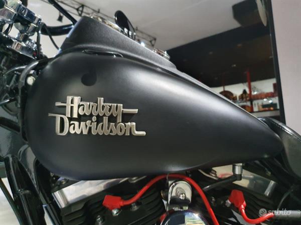Harley-Davidson Dyna Street Bob 1690 Full Black