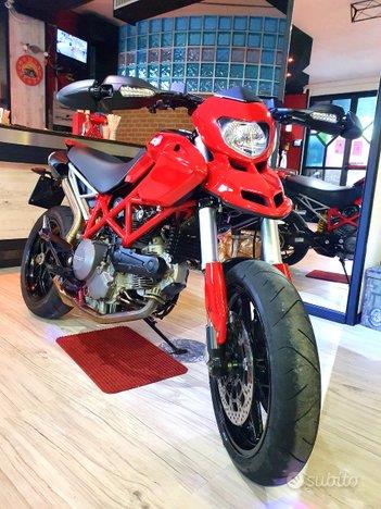 Ducati Hypermotard 796 Red 