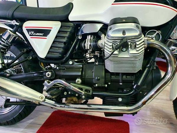 Moto Guzzi V7 Classic 750cc - Bianco Perla