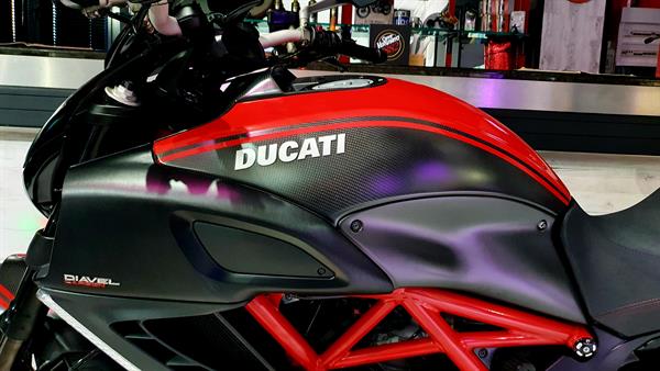 Ducati Diavel Carbon Red ABS - Termignoni