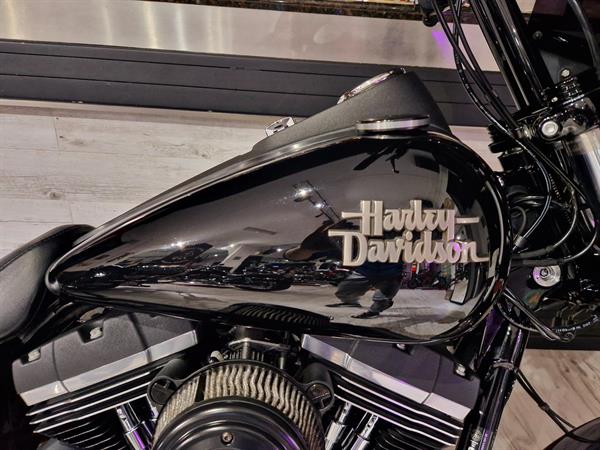 Harley-Davidson FXDB Dyna Special Street Bob 103 ABS - My 2015