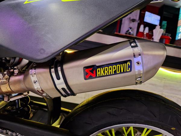 Husqvarna SM 610 Lemon Fluo - Akrapovic Blast