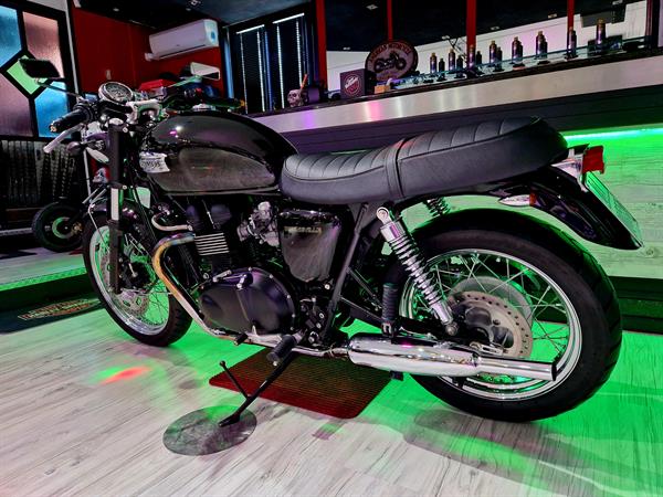 Triumph Bonneville T100 Black Edition