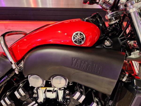 Yamaha V-Max 1200 Special Carbon Spark - Rosso Corsa