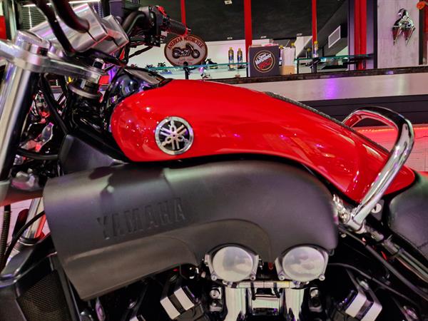 Yamaha V-Max 1200 Special Carbon Spark - Rosso Corsa