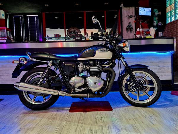 Triumph Bonneville 865 SE Blue Viper 