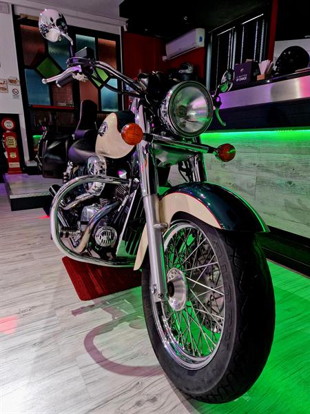 Honda VT 750 C2 Classic American Edition - Green Pearl & Ivory Cream