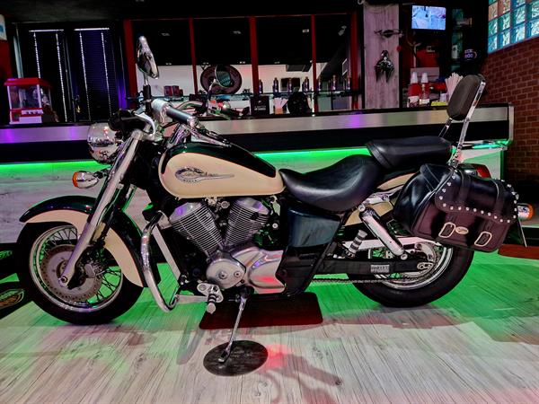 Honda VT 750 C2 Classic American Edition - Green Pearl & Ivory Cream