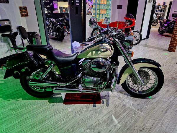 Honda VT 750 C2 Classic American Edition - Green Pearl & Ivory Cream