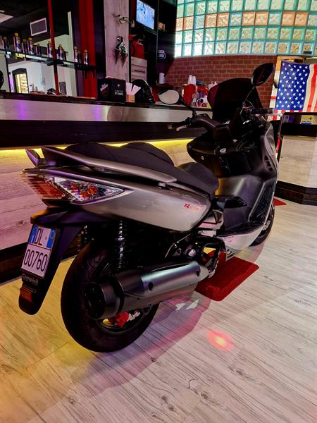 Kymco XCiting 300i R Grey & Black - Restyling