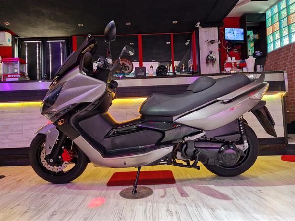 Kymco XCiting 300i R Grey & Black - Restyling