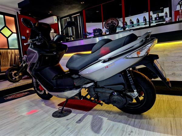 Kymco XCiting 300i R Grey & Black - Restyling