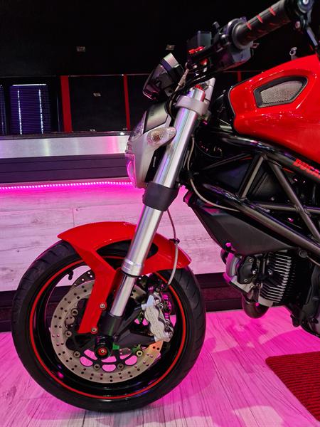 Ducati Monster 696 + Performance - Rosso Corsa