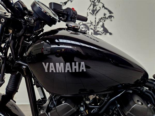 Yamaha XVS 950 CU '' Bolt '' Black Bobber