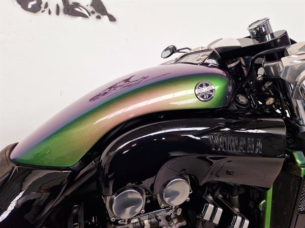 Special Yamaha V-Max 1200 Chamaleon Green