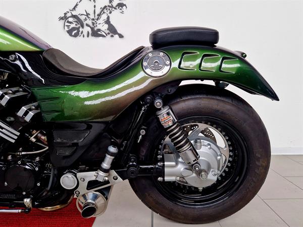 Special Yamaha V-Max 1200 Chamaleon Green